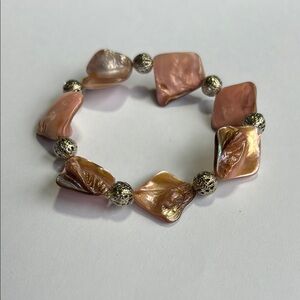 🎉4/30$🎉 Elegant Pink and Gold Bracelet